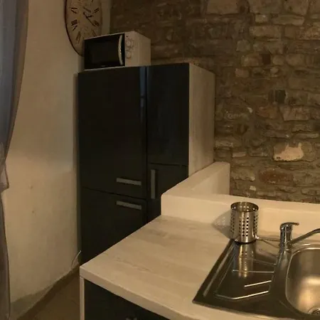 Charming House In The Center Of بيران