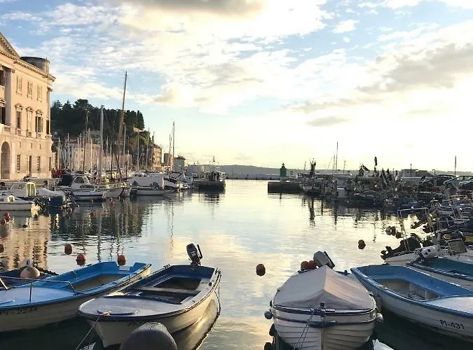 Charming House In The Center Of 皮兰
