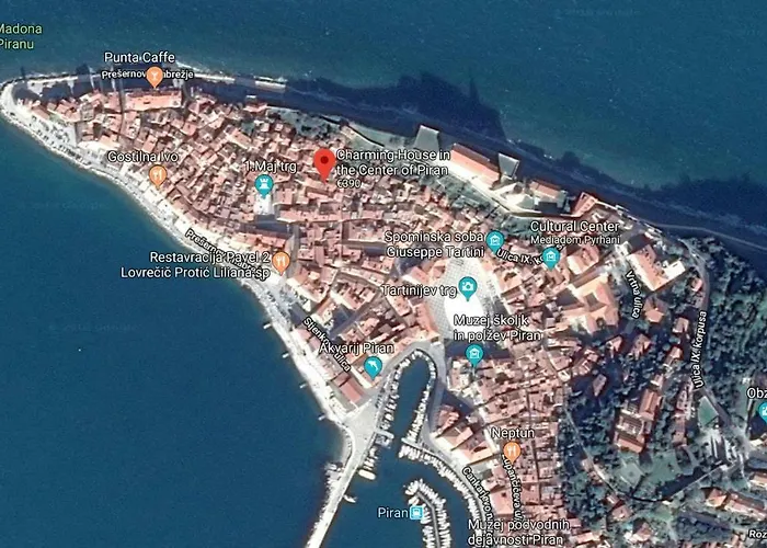 Charming House In The Center Of Πιράν